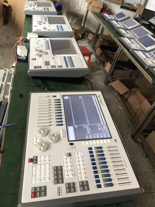 研發(fā)新品二代觸摸老虎控臺 酒吧老虎控臺的創(chuàng)新與計算機軟硬件開發(fā)